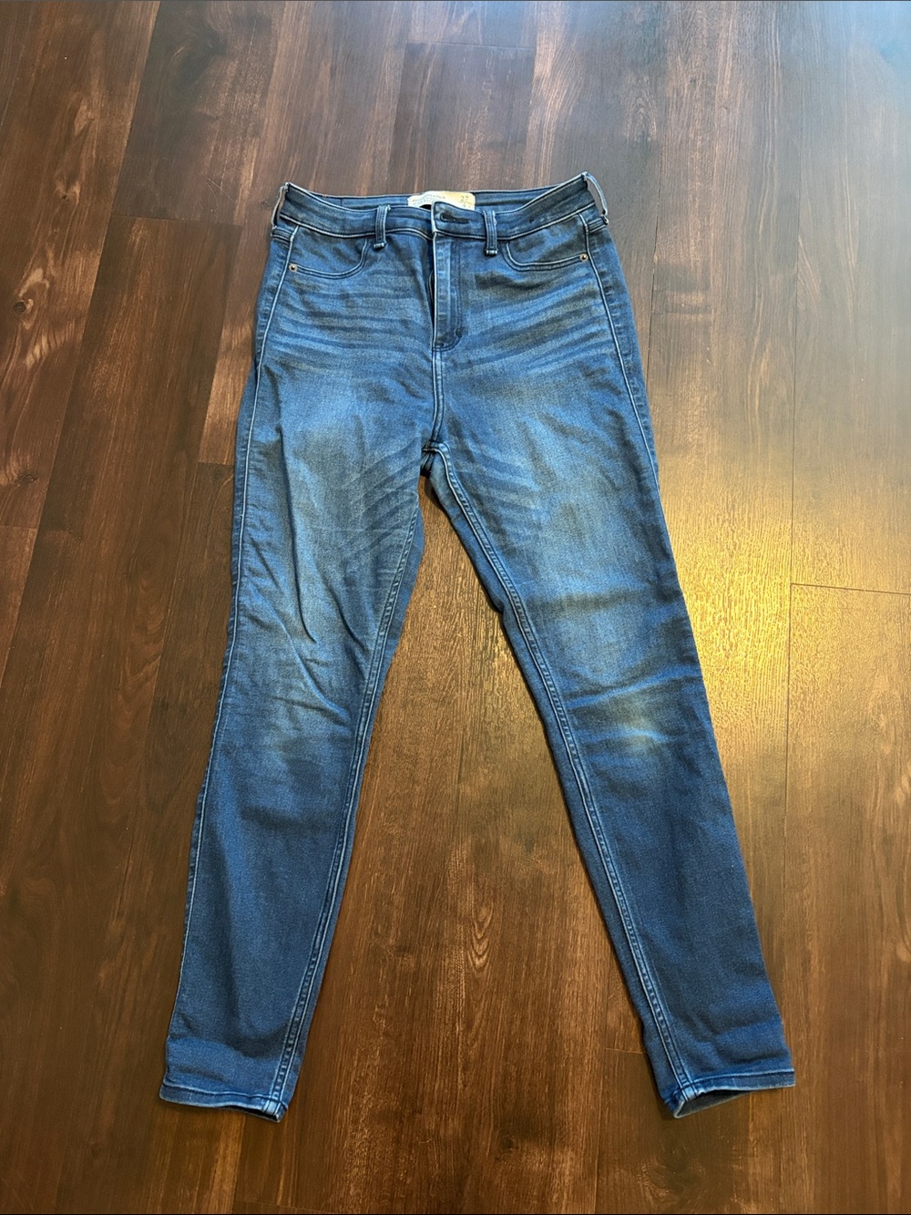 Abercrombie & Fitch Women's Skinny Jeans in Dark Blue Denim